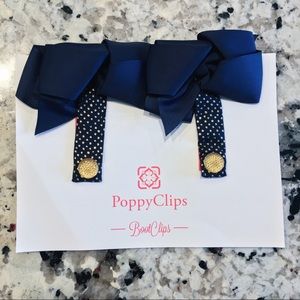 Poppy clips